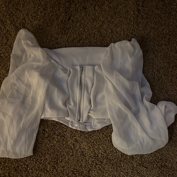 White Top - Picture 2 of 3